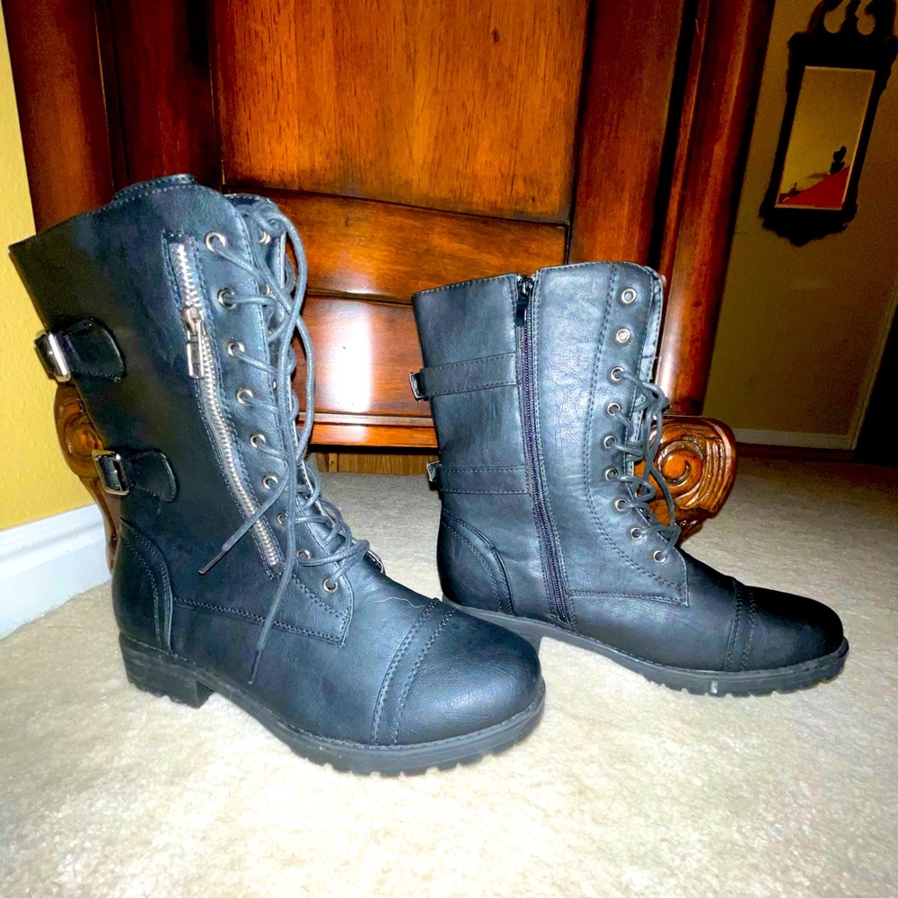 NWOT Combat Boots
